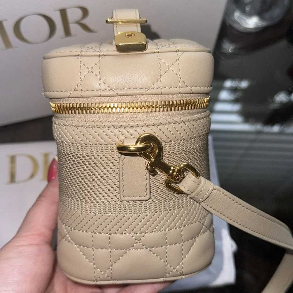 🔥LIKE NEW🔥 Dior Lambskin Cannage Small Diortravel Vanity Case Warm - Picture 8 of 13
